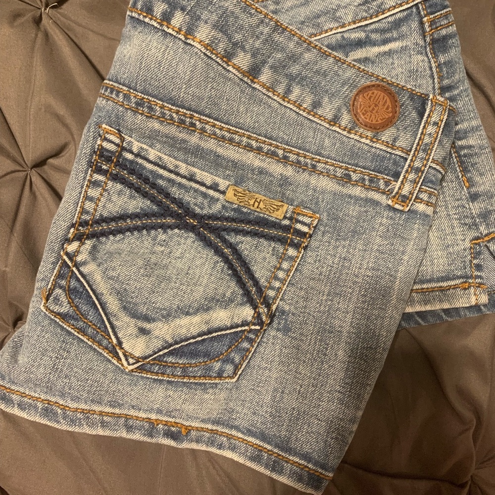 Hint Shorts